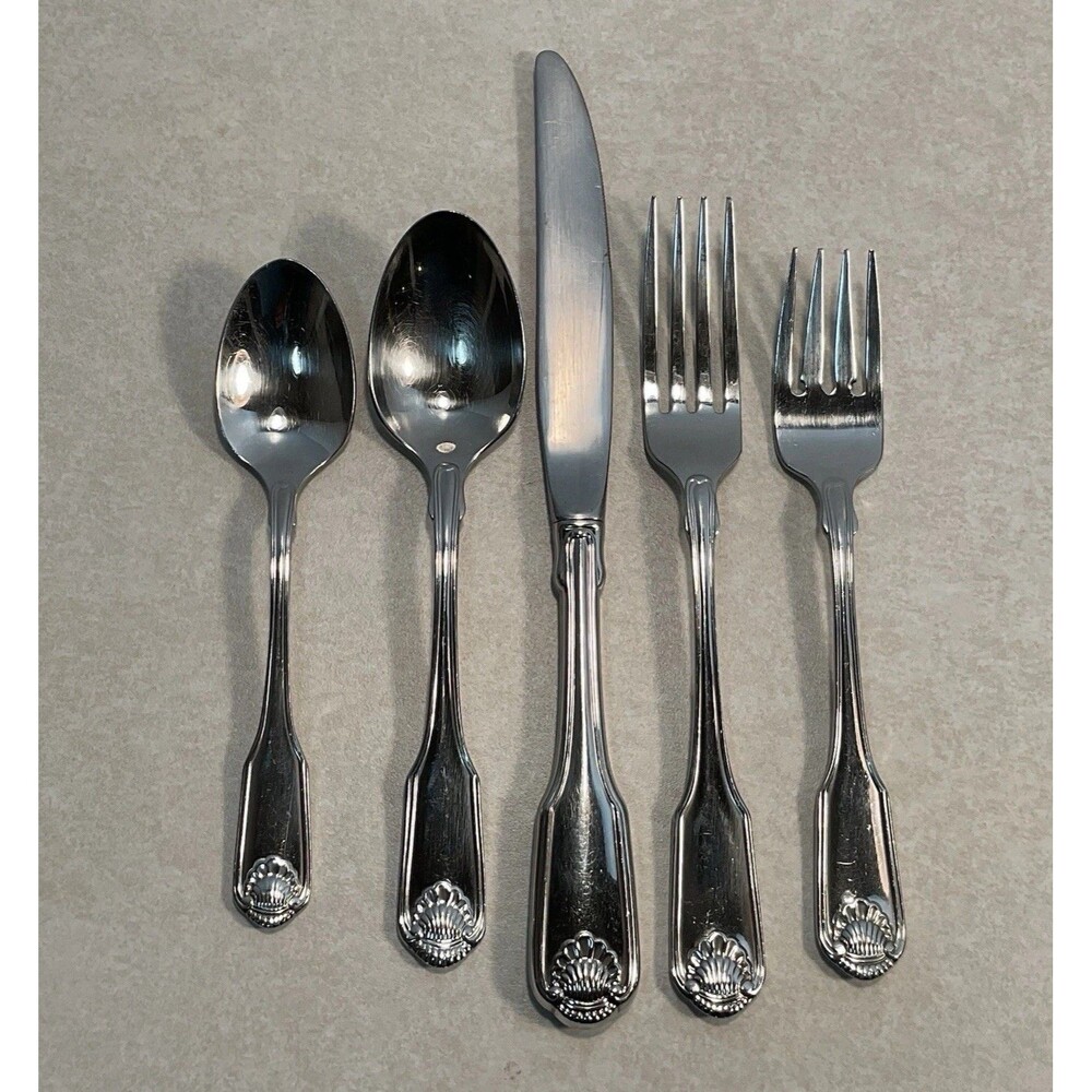Oneida CLASSIC SHELL Stainless Flatware Silverware 5pc Place Setting